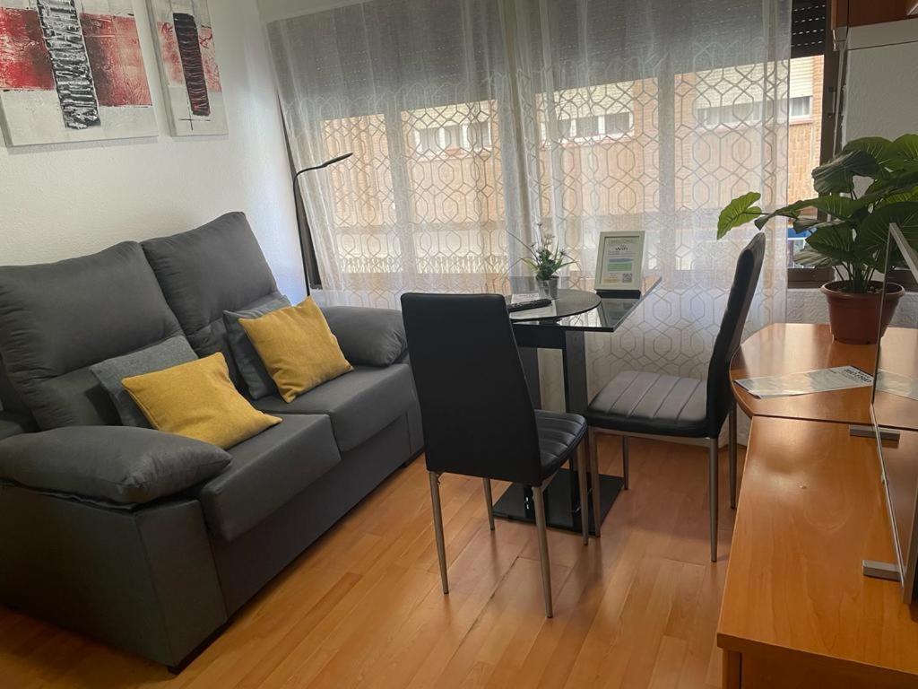 Apartamento De 1 Dormitorio En Buena Ubicacion Apartman Albacete Kültér fotó